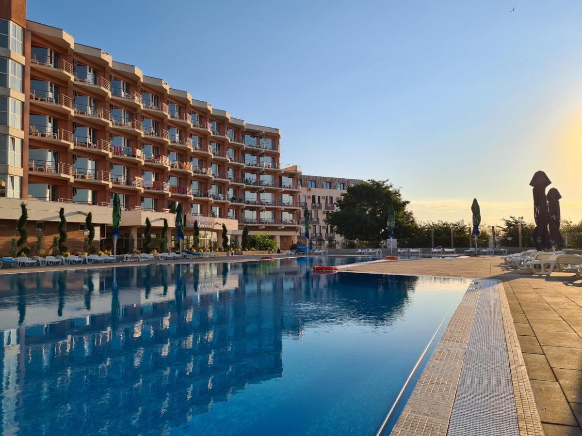 Hotel Amiral Мамая Экстерьер фото